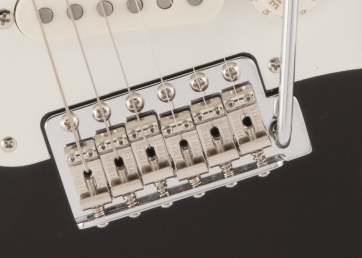 国産得価Fender ストラトキャスター　白　使用少ない ギター